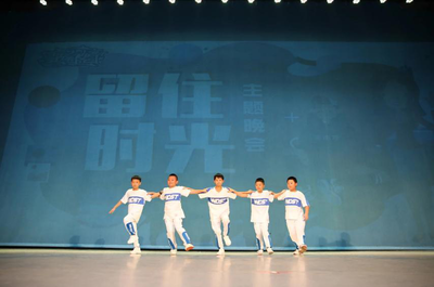 雪南婷文化传播联合湖北电视教育频道推出的《春晚直通班》
